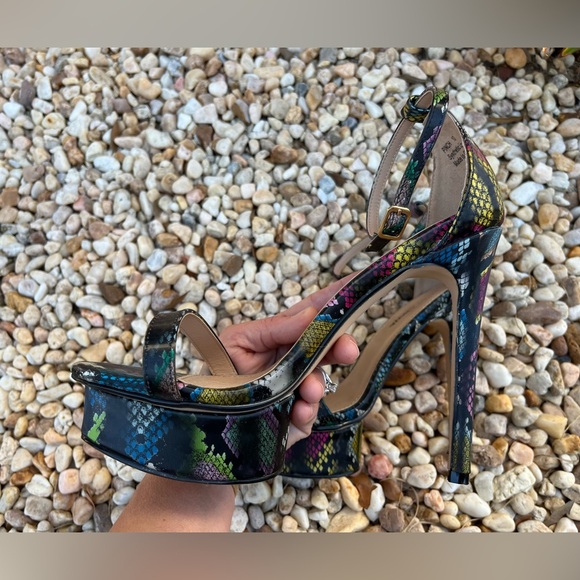 Fashion Nova multicolor Snakeskin heels size 10 - Picture 5 of 9